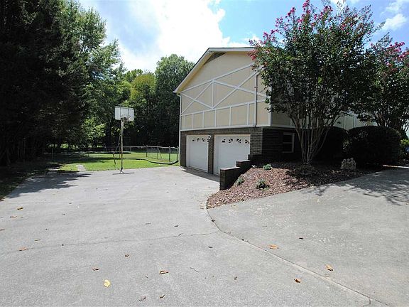 3rd image of 172 Winding Creek Cir NW