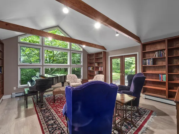 23 Acadia Drive, Rockland, ME 04841