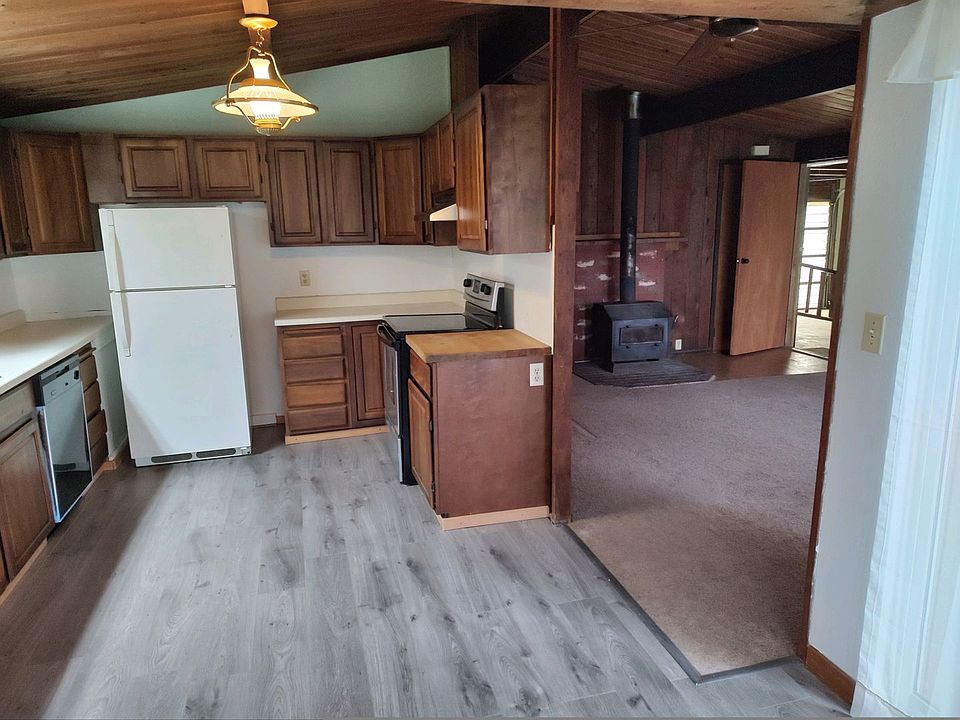 1st image of 325 Clover Creek Ave NW