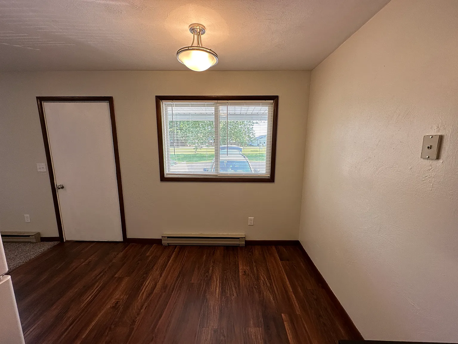 2 bed, $845 — Photo 4