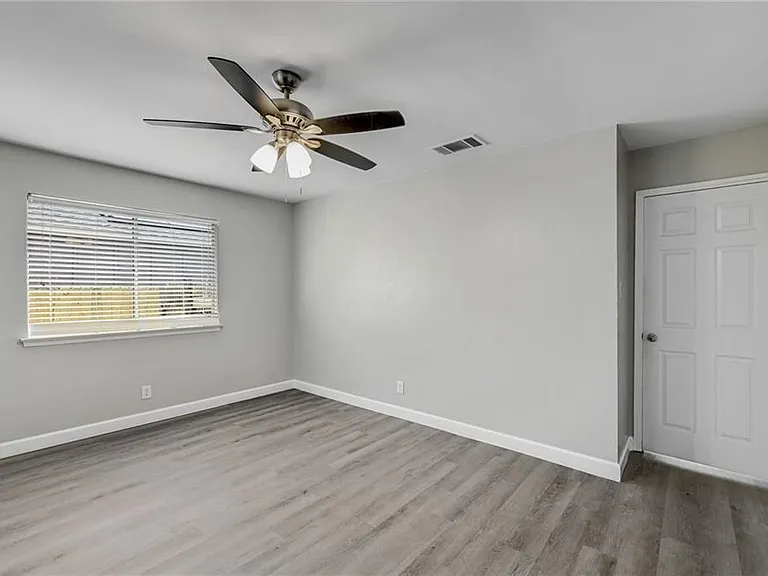 906 Cactus Dr — Photo 17