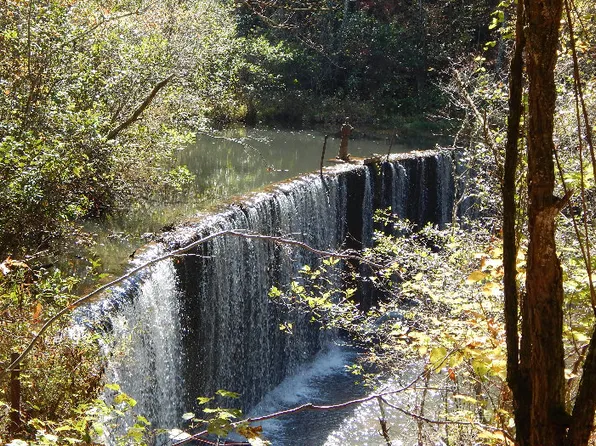 255 Golf Course Rd, Copperhill, TN 37317