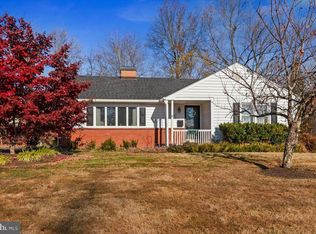 52 Lafayette St, Hopewell, NJ 08525