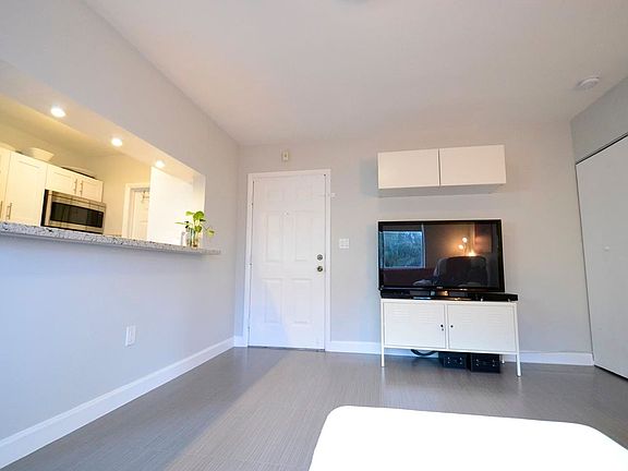 3rd image of 820 3rd Street # Fl 2nd