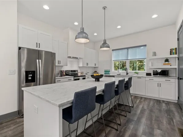 3 Becker Pl, Atlanta, GA 30307