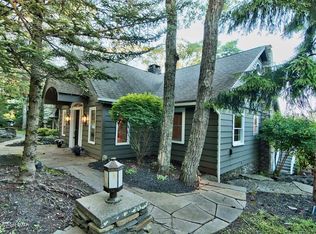 2135 Laurel Ln, Buck Hill Falls, PA 18323