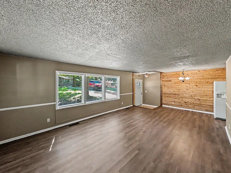 16 Evesham Ln — Photo 5