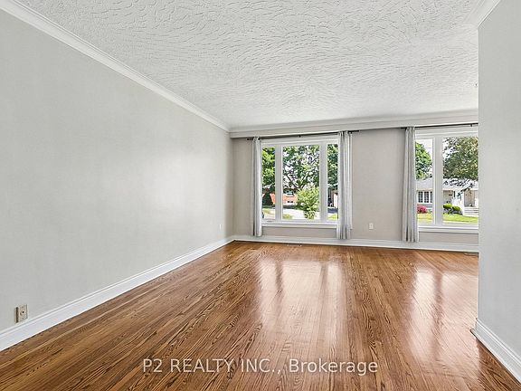 5th image of 121 Confederation Dr