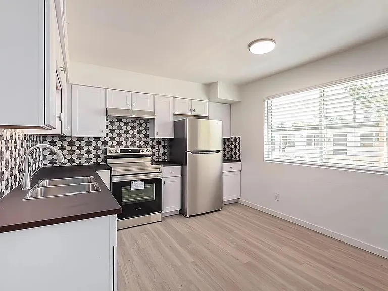 1808 N 31st St #5 — Photo 3