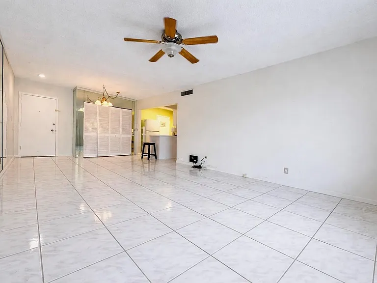 6750 NE 21st Rd #123 — Photo 5