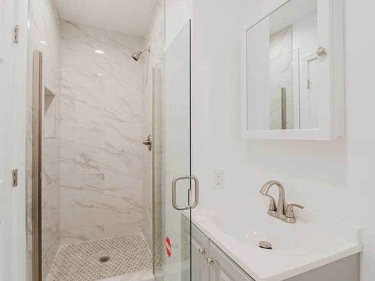 18308 Gresham St — Photo 29