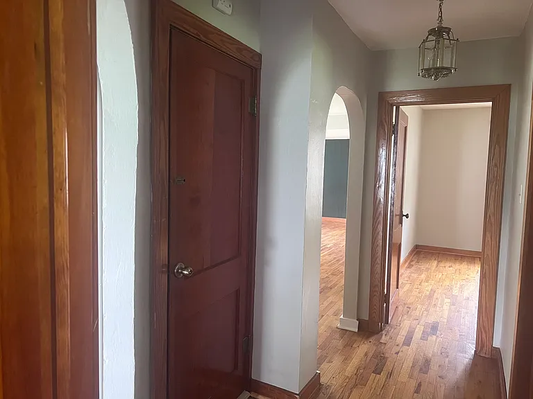 108 N North St — Photo 6