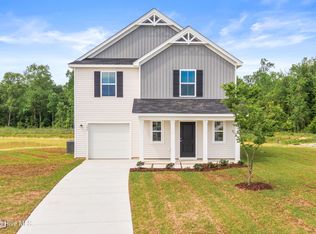 192 N Squires Run Ln, Richlands, NC 28574