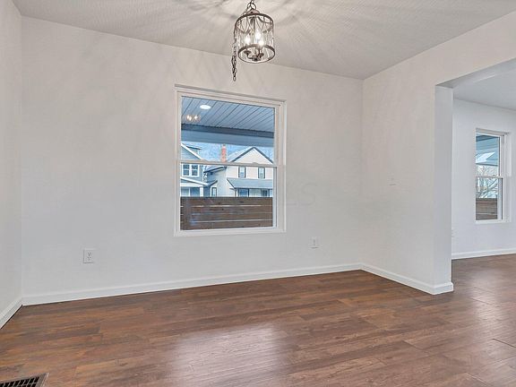 5th image of 724 Seymour Ave
