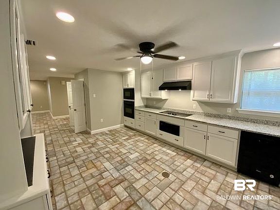 4th image of 51655 Oakwood Dr
