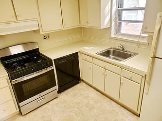 Rented by Metro Garden Realty NYC