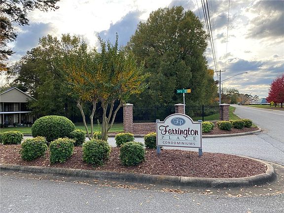 2nd image of 1072 Surry Ln