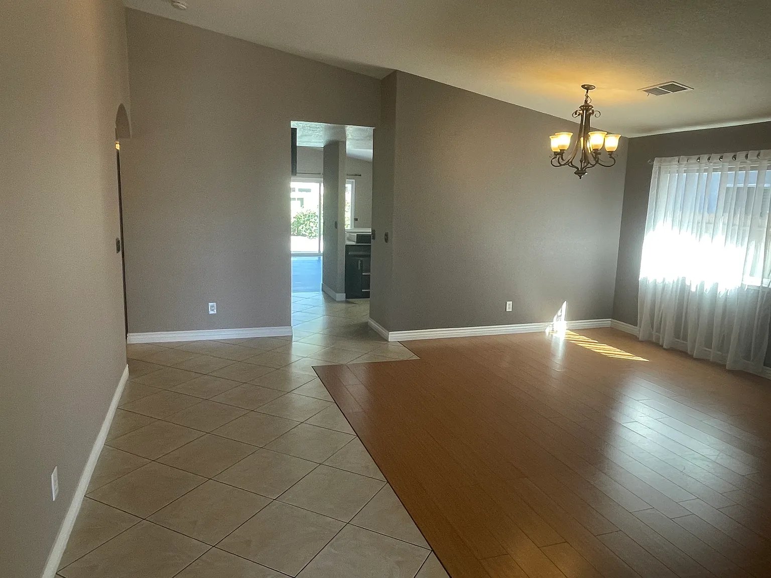 4 bed, 1833 sqft, $2,200 — Photo 1
