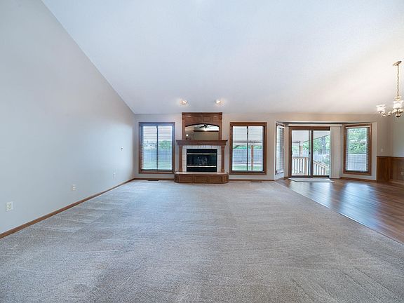 2nd image of 1607 N Woodridge Ct