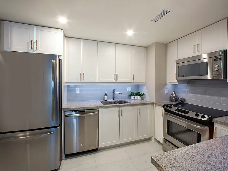 53 Widdicombe Hill Blvd — Photo 1