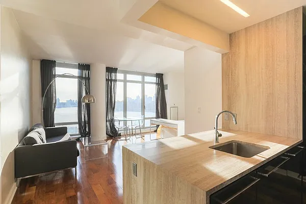 Rented by UbiQ NY | media 11