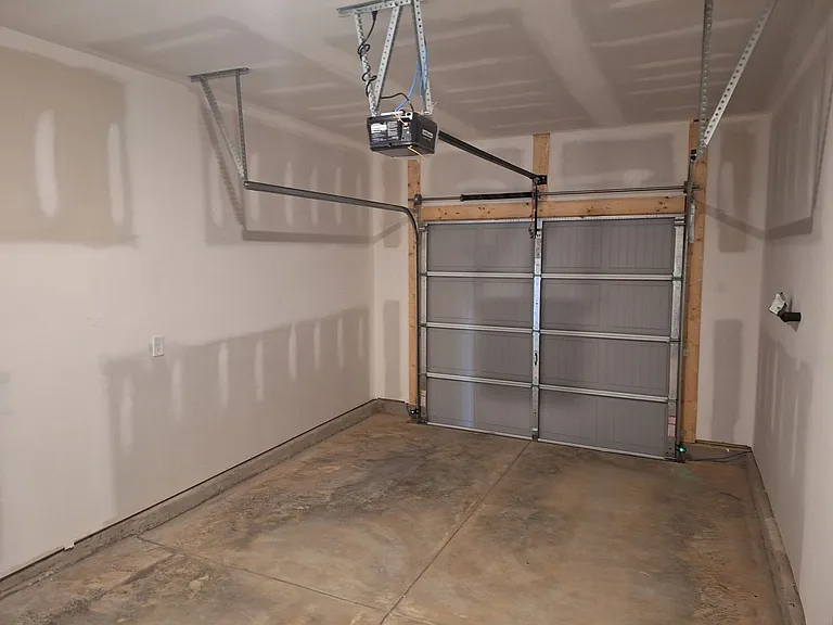 725 Gatestone Ln — Photo 36