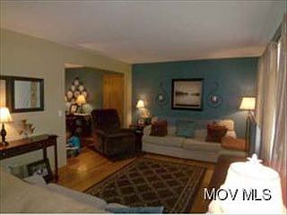 3rd image of 109 Sherwood Dr