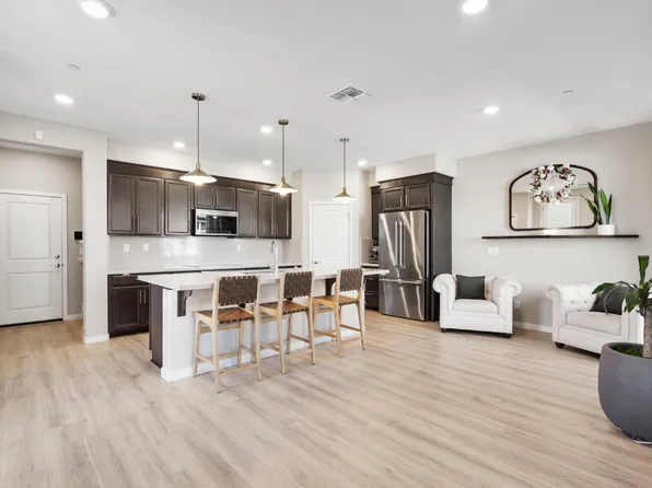 3050 Beaded Mist Walk, Sacramento, CA 95833