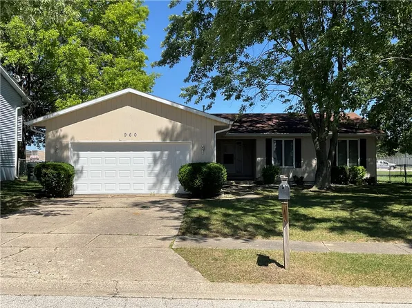 960 S Hancock Dr, Decatur, IL 62521