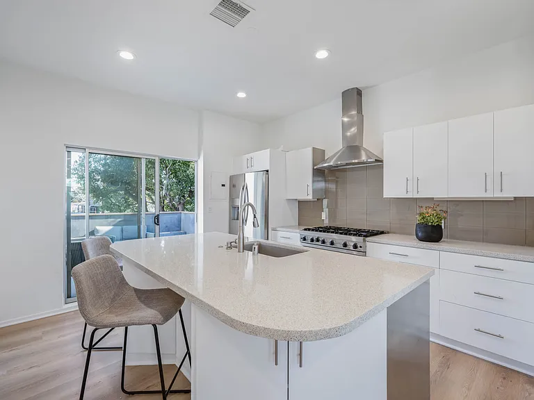 518 N Vista St — Photo 14