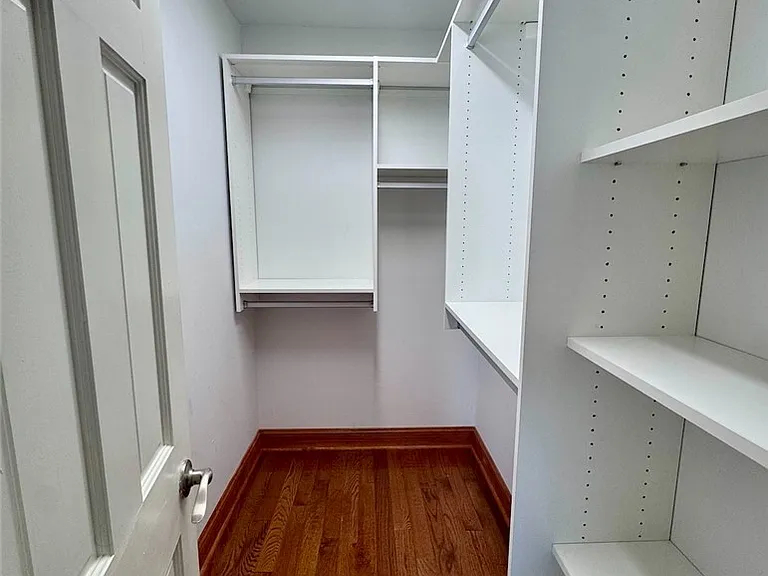 762 Columbus Pkwy — Photo 26