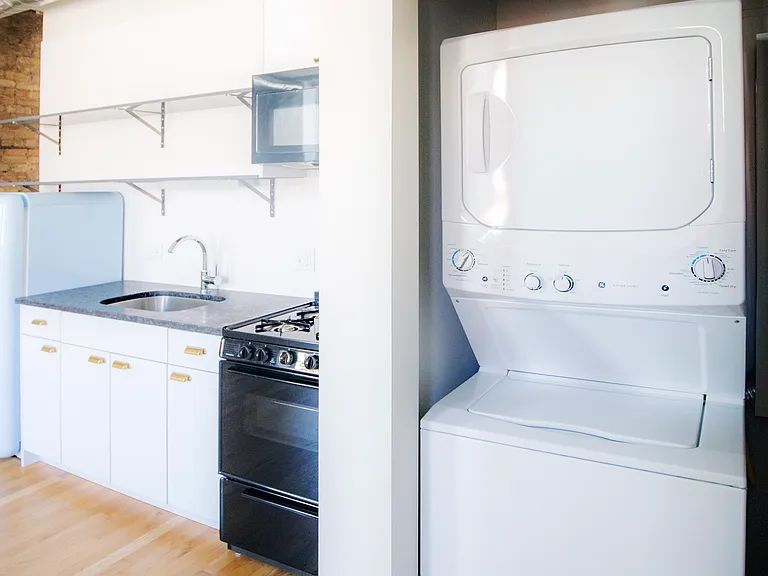 1422 N Milwaukee Ave — Photo 8