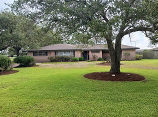 5415 1st St, Danbury, TX 77534