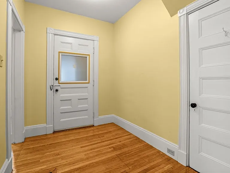 25 Tower St #1 — Photo 3