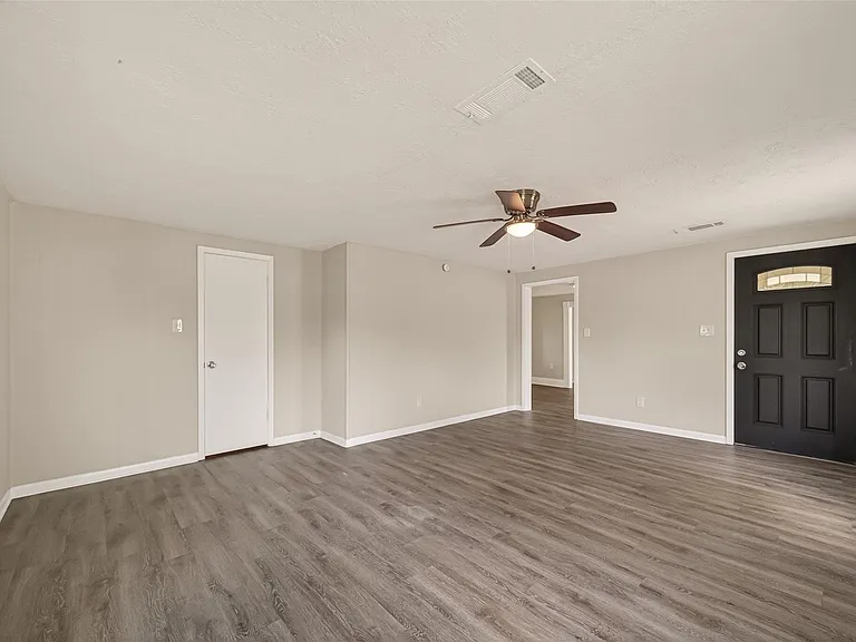 2303 N Cleveland St — Photo 6