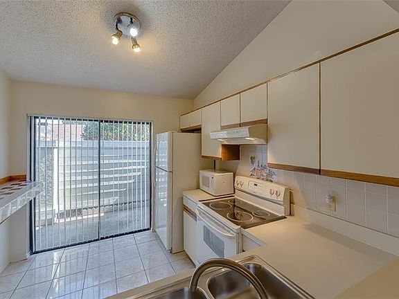 5th image of 144 Pine Island Cir
