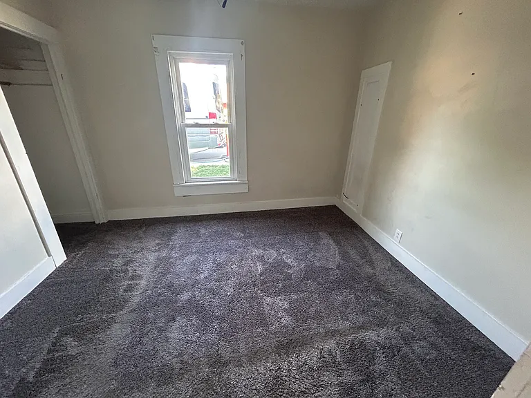 1231 Davis Ave — Photo 11
