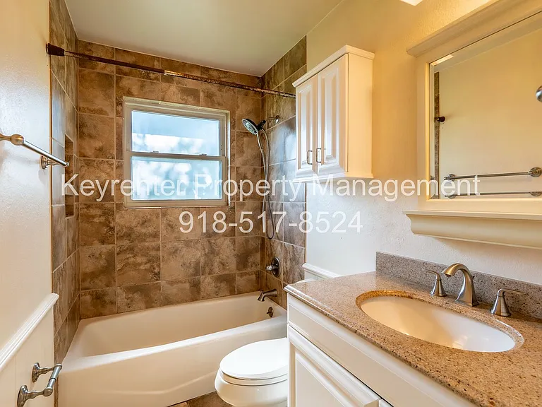 4822 S Spruce Dr — Photo 9