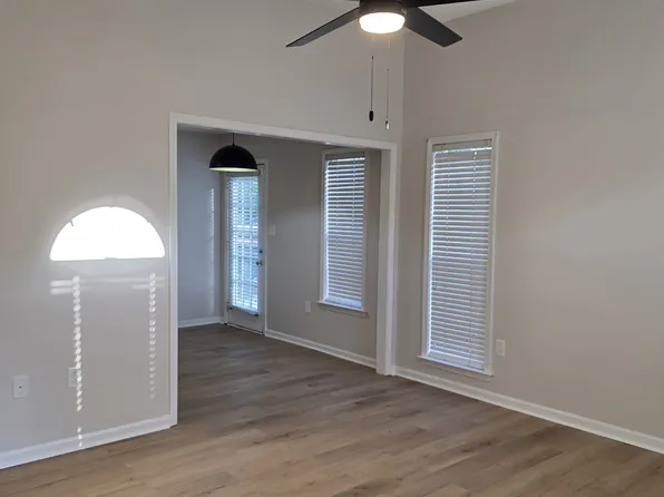 2419 Middleburg Dr, Charlotte, NC 28212