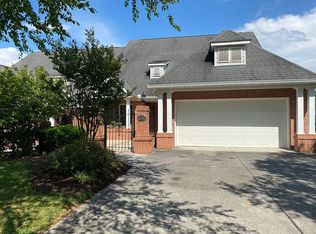 1017 Fine Glen Dr, Sevierville, TN 37862