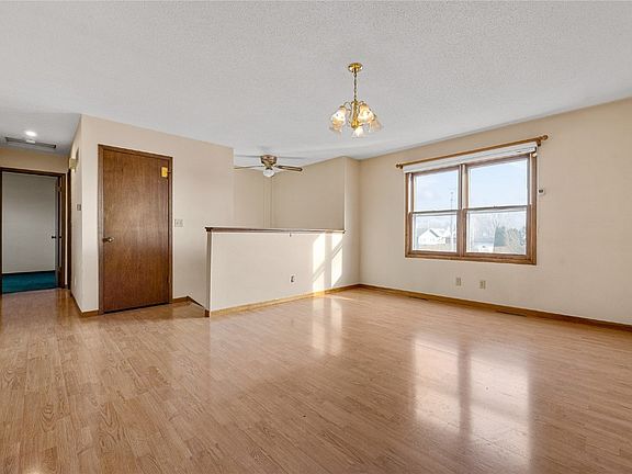 4th image of 303 W Jefferson Ave