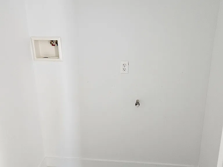 9015-9017 Monogram Ave — Photo 5