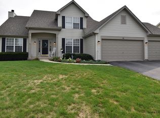 91 Pine Hill Dr, North Aurora, IL 60542