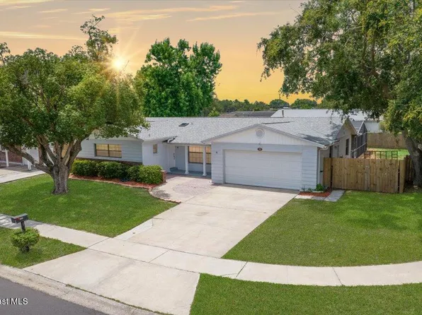 935 Penny Dr, Titusville, FL 32780