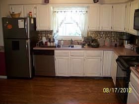 5th image of 1140 Woodbine Cir W