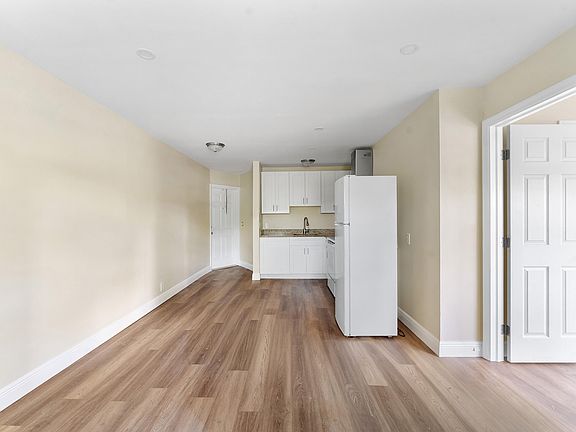 5th image of 901 N F St #5