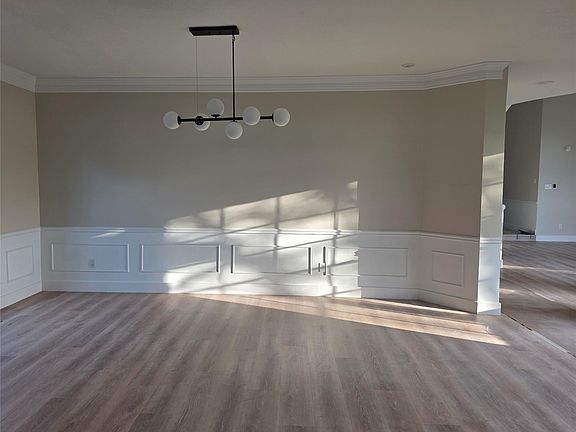 5th image of 414 Mill Place Ct