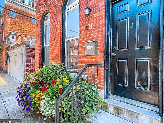 4th image of 101 W Clement St