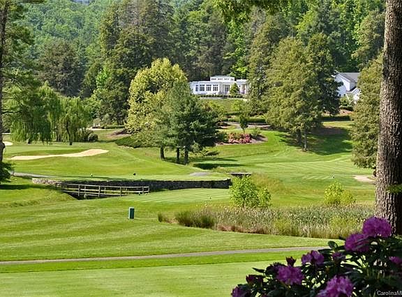 4th image of 40 Brook Haven Ct