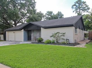 5530 Loch Lomond Dr, Houston, TX 77096